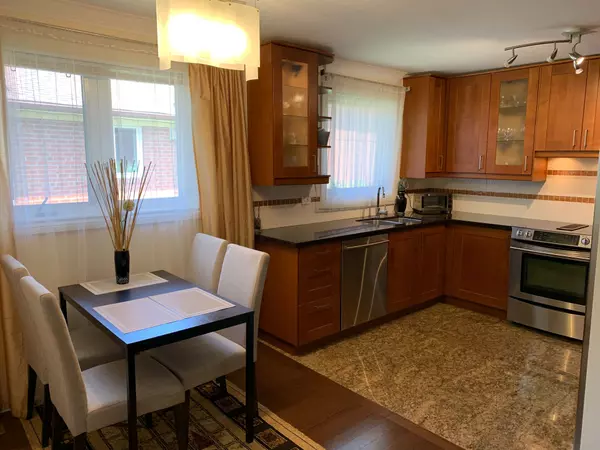 Toronto C07, ON M2R 2P8,66 Dewlane DR