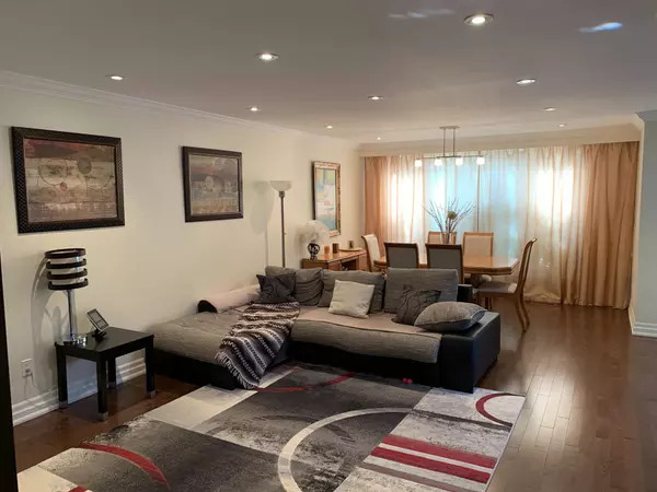 Toronto C07, ON M2R 2P8,66 Dewlane DR