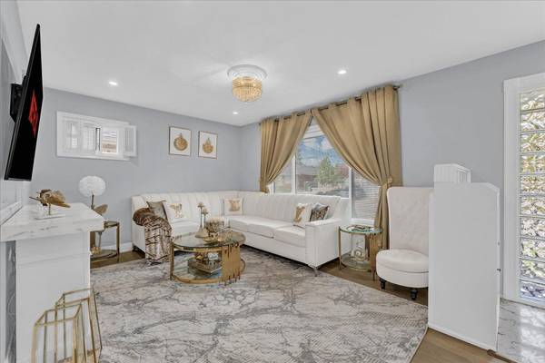 83 Pachino BLVD, Toronto E04, ON M1R 4J8