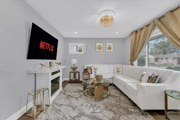 Toronto E04, ON M1R 4J8,83 Pachino BLVD