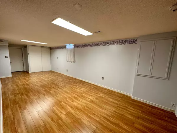 Toronto E11, ON M1B 1T8,44 Loradeen CRES #Lower