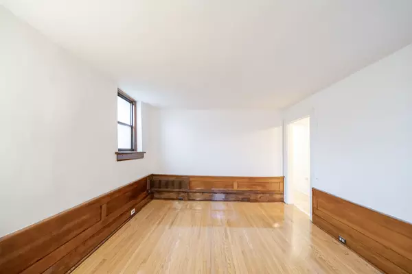 8 Kingston RD #58, Toronto E02, ON M4L 2S4