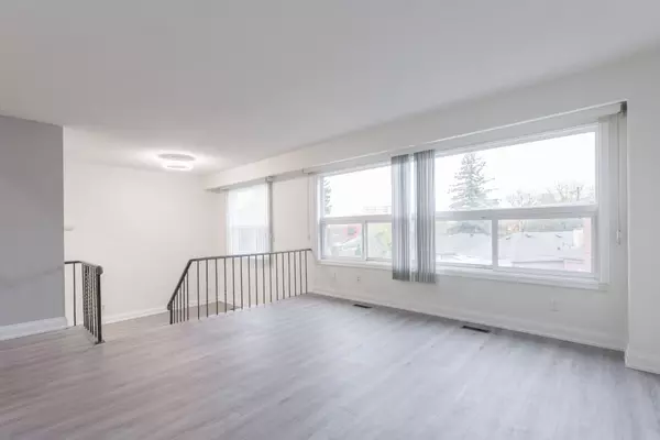 Toronto E03, ON M4B 2K1,1040 Victoria Park AVE