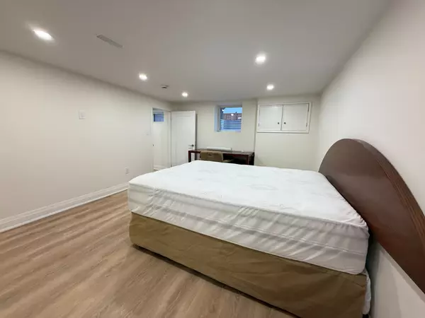 Toronto E04, ON M1R 3L5,31 Crosland DR #Bsmt Unit A