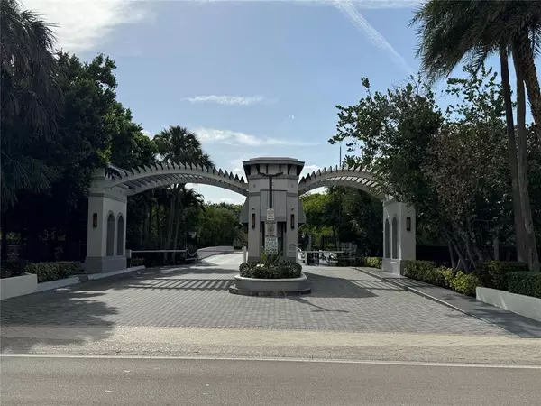 216 Poinciana Dr #216, Sunny Isles Beach, FL 33160