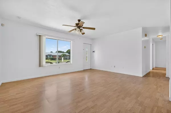 Port St Lucie, FL 34953,607 SW Everett Ct