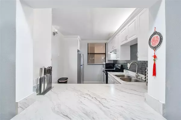 Coral Springs, FL 33065,8437 Forest Hills Dr #203