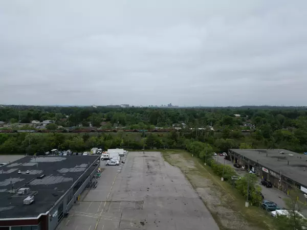 Markham, ON L3T 1L3,120 Doncaster AVE