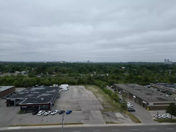 Markham, ON L3T 1L3,120 Doncaster AVE