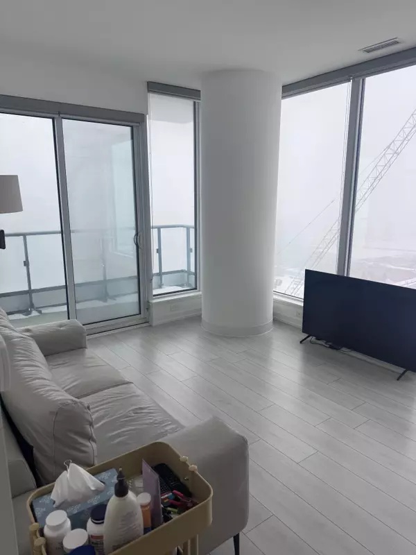 Vaughan, ON L4K 0J5,5 Buttermill AVE #2209