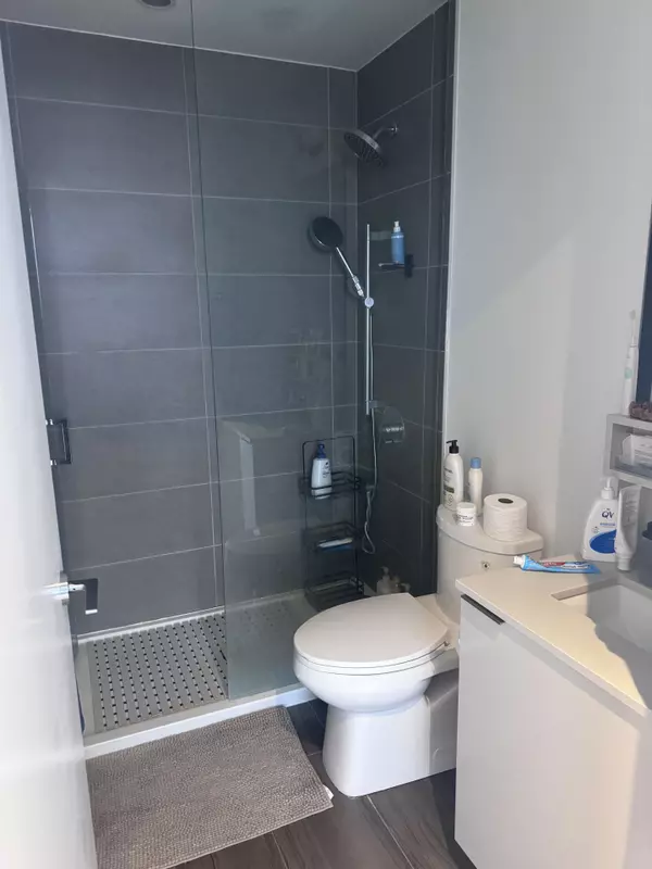 Vaughan, ON L4K 0J5,5 Buttermill AVE #2209