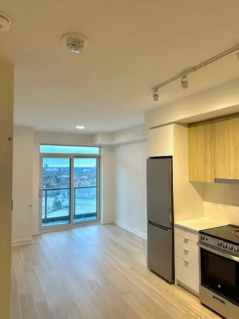 Vaughan, ON L4J 0L8,50 Upper Mall WAY #B-1209