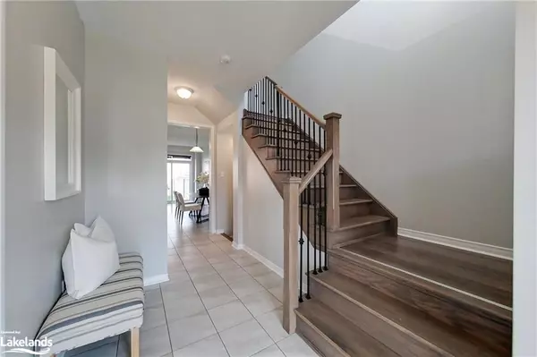 Collingwood, ON L9Y 3Y7,13 BARFOOT ST