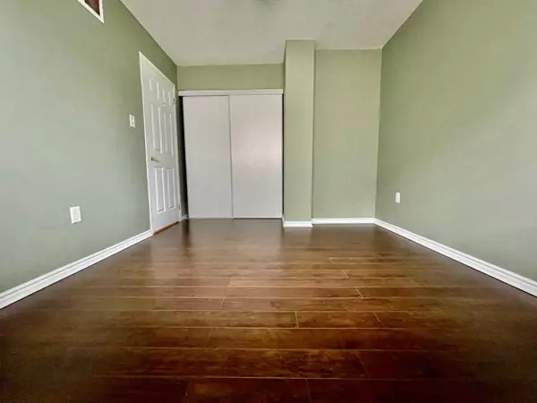 Barrie, ON L4N 0W1,204 COUNTRY LN