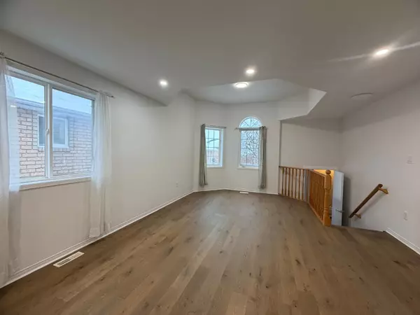 Barrie, ON L4N 0Y7,31 Seline CRES #Upper