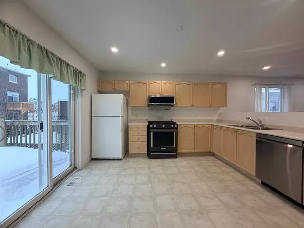 Barrie, ON L4N 0Y7,31 Seline CRES #Upper