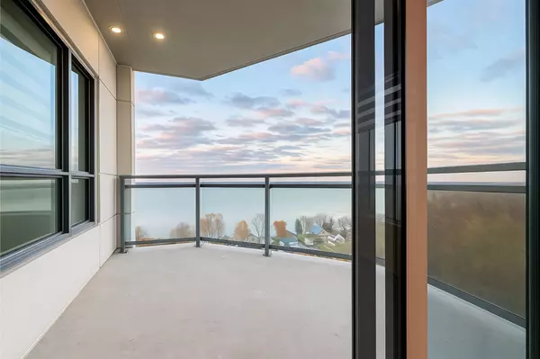 56 Lakeside TER #906, Barrie, ON L4M 0L4