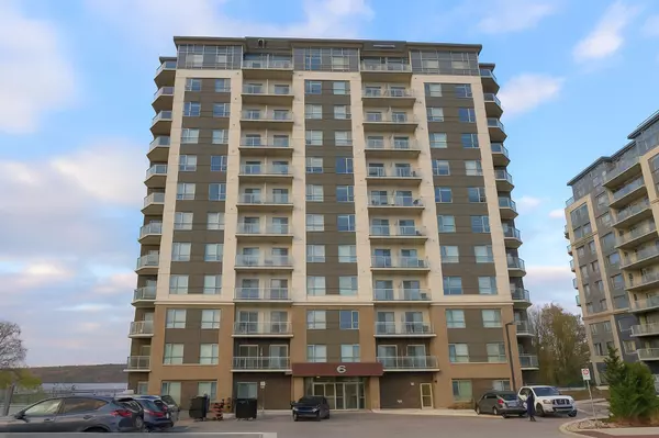 Barrie, ON L4M 0L4,56 Lakeside TER #906