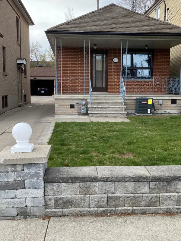 172 Times RD #Main Floor, Toronto W04, ON M6B 3M6