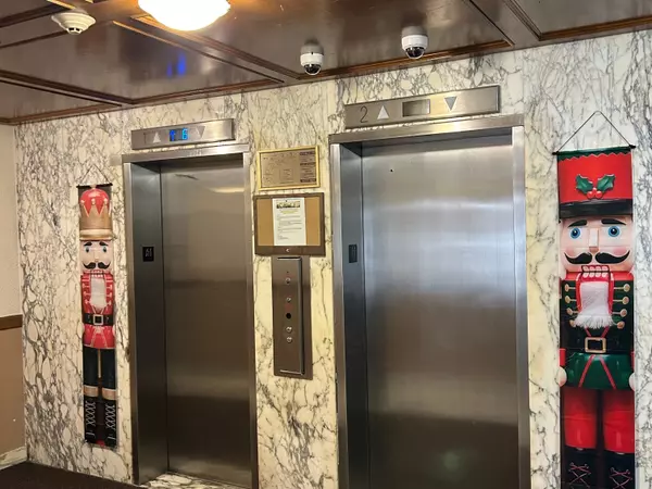 Mississauga, ON L4T 1B3,3577 Derry RD E #910