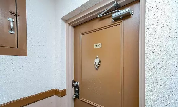 Mississauga, ON L4T 1B3,3577 Derry RD E #910