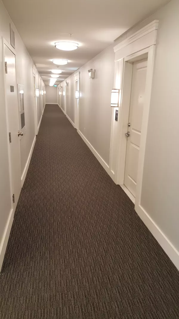 Milton, ON L9T 9A8,650 Sauve ST #409