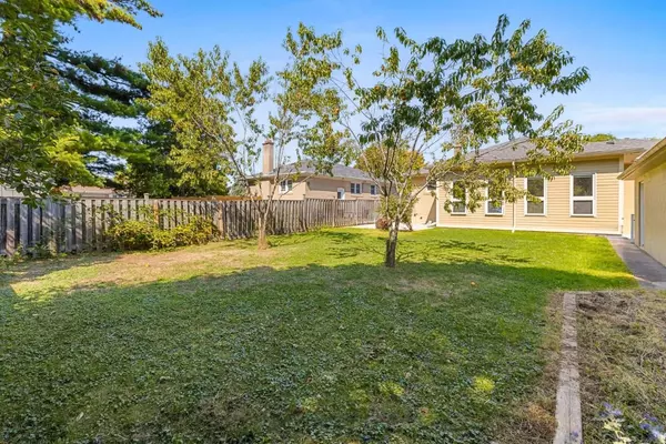 Oakville, ON L6K 2N2,236 Woodale AVE