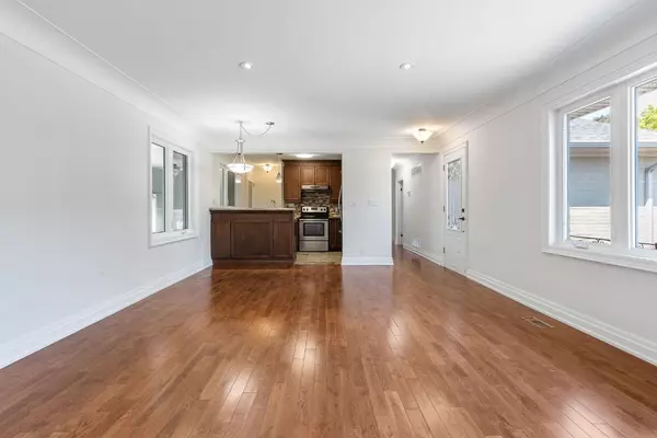 Oakville, ON L6K 2N2,236 Woodale AVE