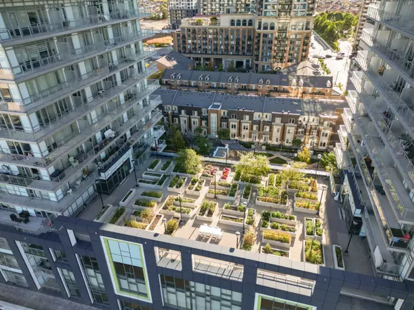 Mississauga, ON L5B 0G7,360 Square One DR N #707