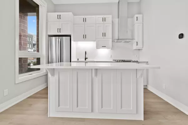 Oakville, ON L6M 0W6,3265 Carding Mill TRL #111