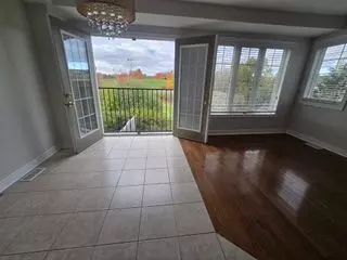 Oakville, ON L6M 0M1,2006 Trawden WAY #35