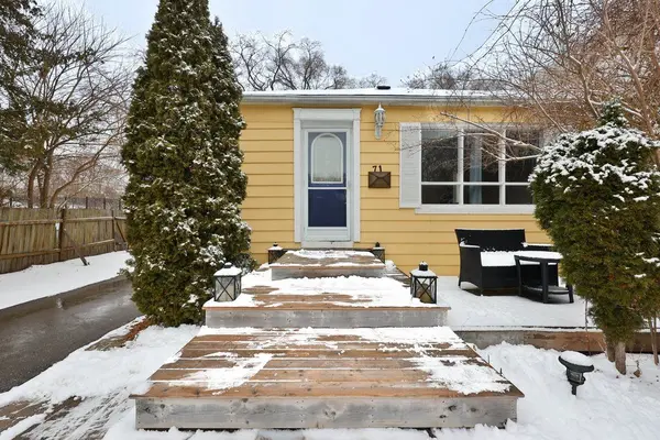 Mississauga, ON L5H 2H9,71 Mississauga RD N