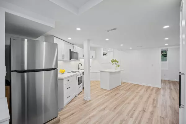 Toronto W02, ON M6P 1J6,45 Humberside AVE #Lower