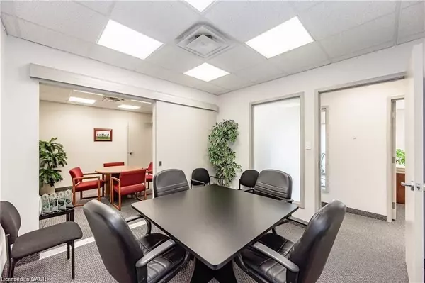 Oakville, ON L6J 7L7,2904 South Sheridan WAY #301A