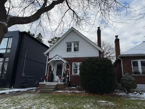 Toronto W06, ON M8V 3E8,26 Tenth ST