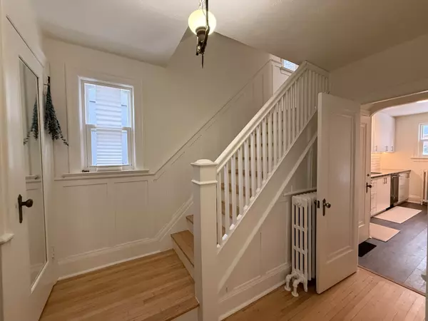 Toronto W06, ON M8V 3E8,26 Tenth ST