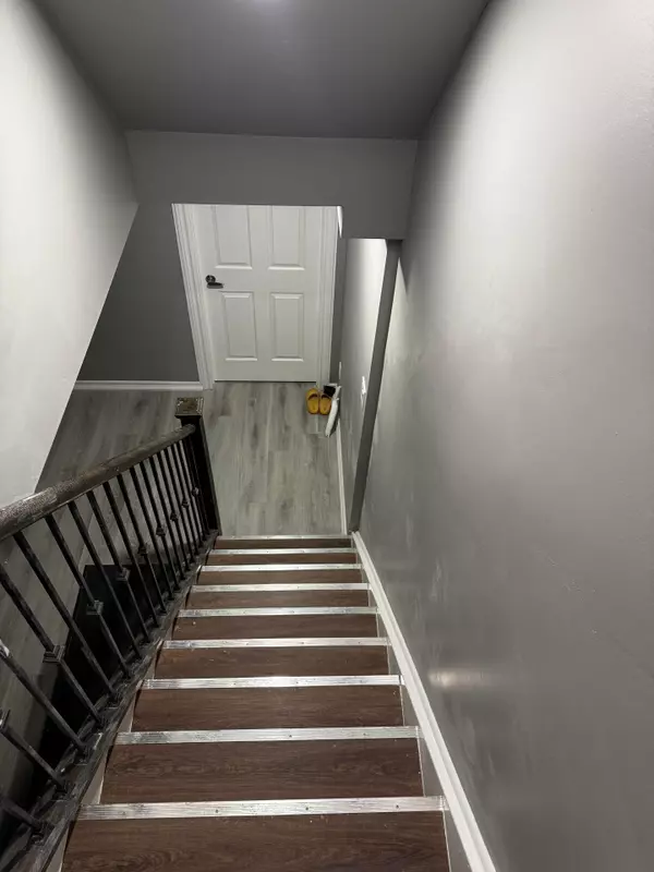 Brampton, ON L6Y 0C1,148 Skyharbour DR