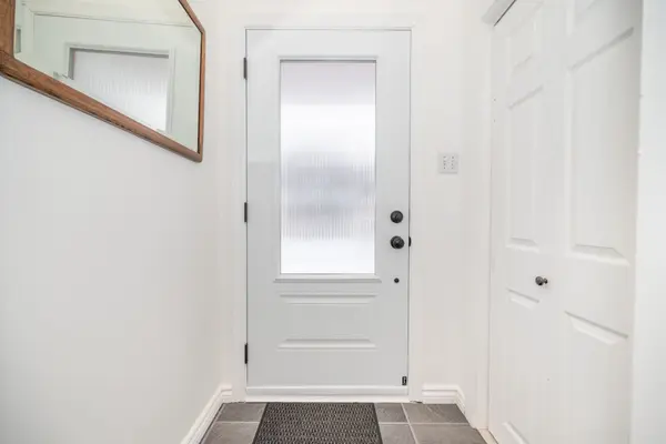 Deep River, ON K0J 1P0,8 Tweedsmuir PL