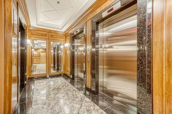 Lower Town - Sandy Hill, ON K1N 0B6,195 BESSERER ST #804