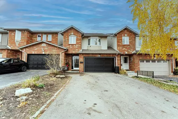 11 GLENHOLLOW DR, Hamilton, ON L8J 3T2