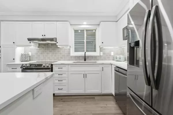 Hamilton, ON L8J 3T2,11 GLENHOLLOW DR