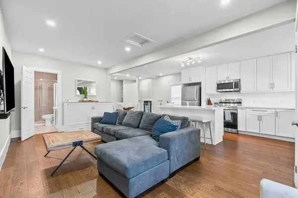 18 Park ROW N,  Hamilton,  ON L8H 4E4