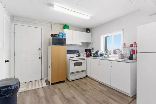 Niagara Falls, ON L2G 1S5,5703 FERRY ST #1