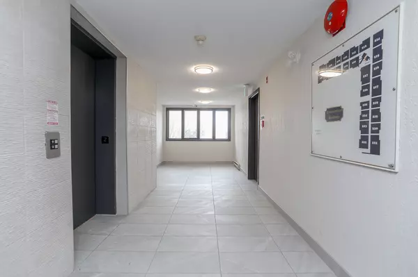 London East, ON N5V 4J8,2228 Trafalgar ST #209