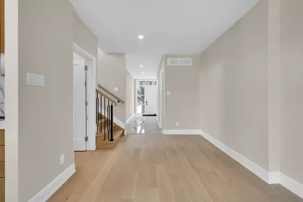 Westboro - Hampton Park, ON K1Z 5V6,507 Dawson AVE