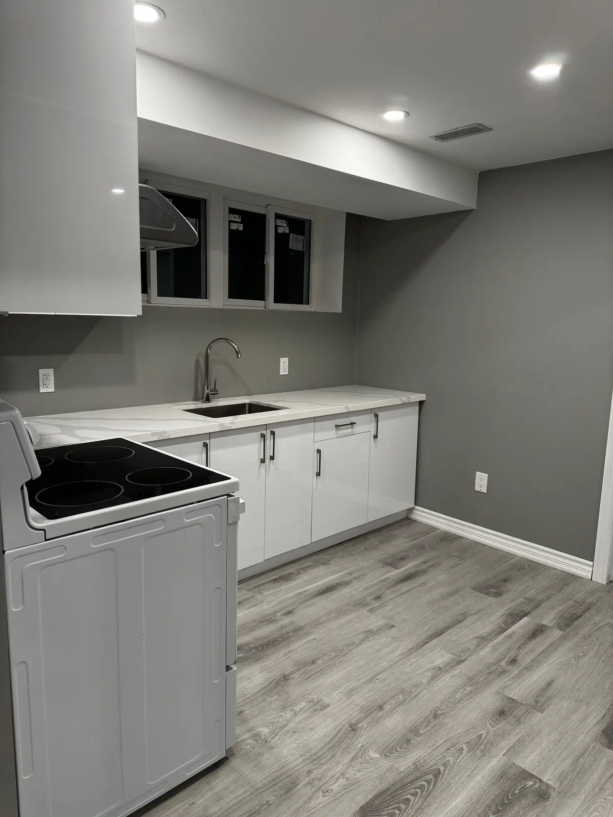 Brampton, ON L6Y 0C1,148 Skyharbour DR