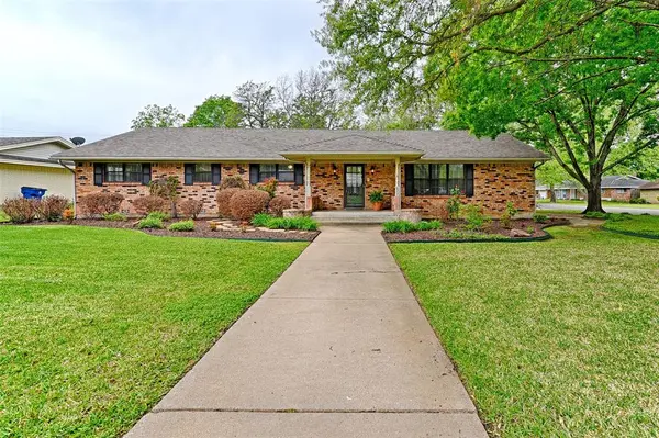 6300 Buena Vista Drive, Greenville, TX 75402