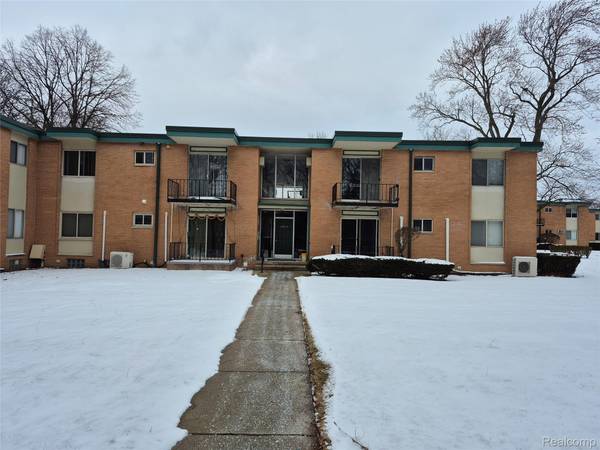 1840 Axtell DR #6, Troy, MI 48084