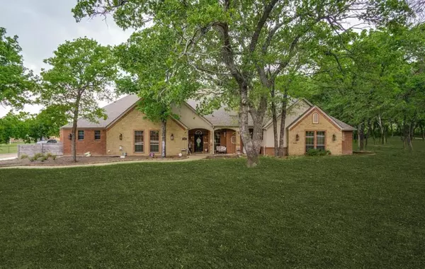 101 Oakwood Drive #B, Weatherford, TX 76086