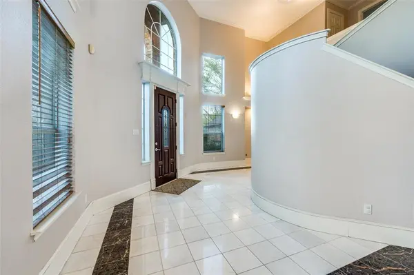 Arlington, TX 76012,1805 Old Oak Drive